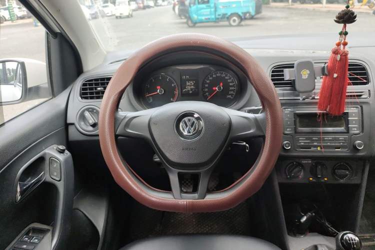 Used Volkswagen Polo 2016 1.4L Manual Fashion Model Steering Wheel