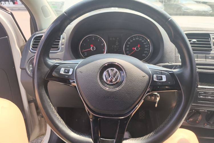 Used Volkswagen Polo 2016 1.6L Automatic Comfort Model Steering Wheel