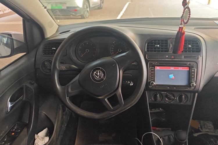 Used Volkswagen Polo 2016 1.4L Manual Fashion Model Steering Wheel