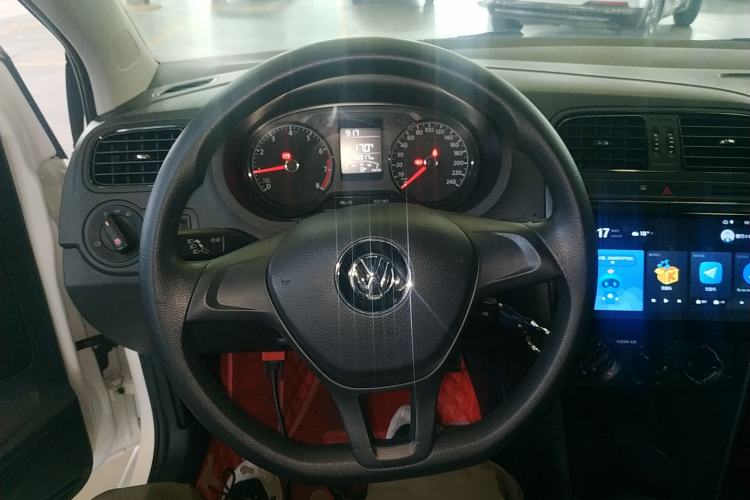 Used Volkswagen Polo 2016 1.4L Manual Fashion Model Steering Wheel