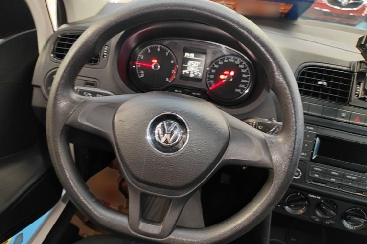 Used Volkswagen Polo 2016 1.4L Manual Fashion Model Steering Wheel