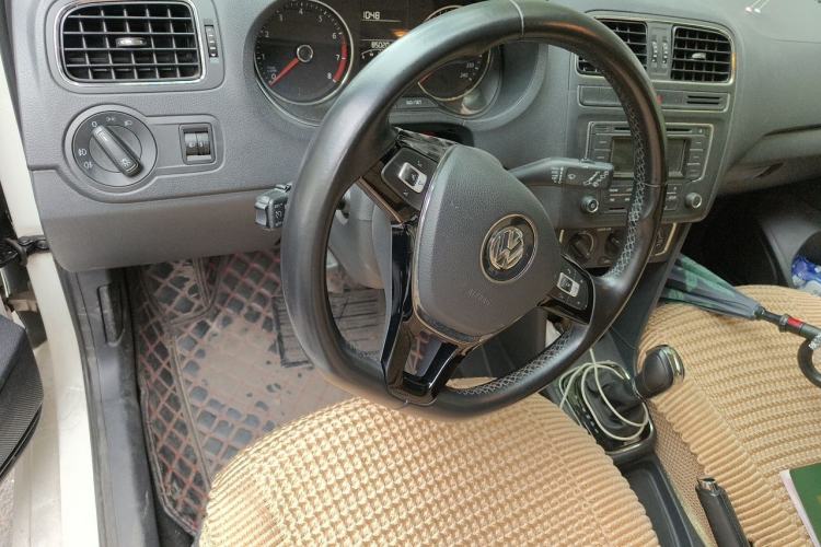 Used Volkswagen Polo 2016 1.6L Automatic Comfort Model Steering Wheel