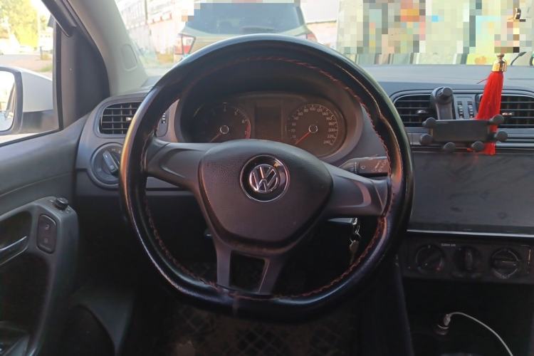 Used Volkswagen Polo 2016 1.4L Manual Fashion Model Steering Wheel