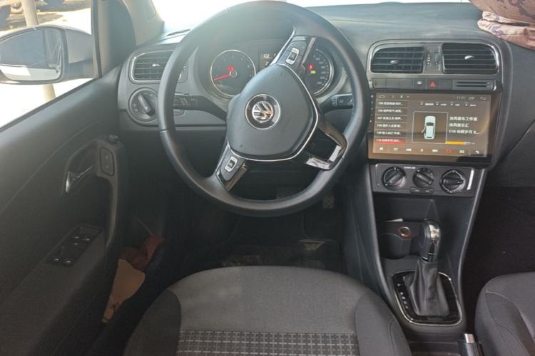 Used Volkswagen Polo 2016 1.6L Automatic Comfort Model Steering Wheel