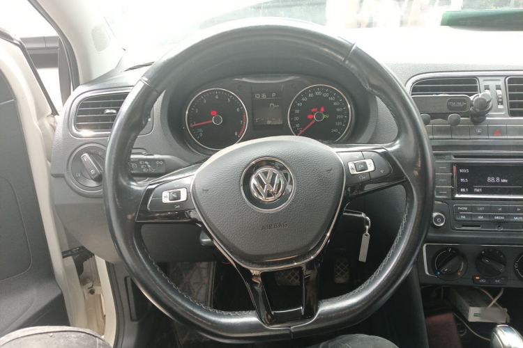 Used Volkswagen Polo 2016 1.6L Automatic Comfort Model Steering Wheel