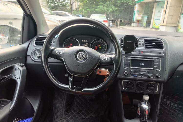 Used Volkswagen Polo 2016 1.6L Automatic Comfort Model Steering Wheel