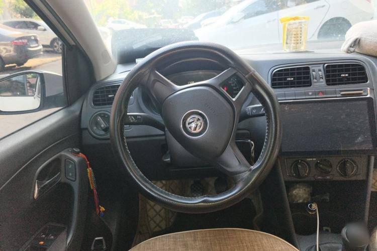 Used Volkswagen Polo 2016 1.4L Manual Fashion Model Steering Wheel