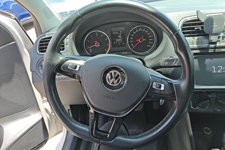 Used Volkswagen Polo 2016 1.6L Automatic Comfort Model Steering Wheel