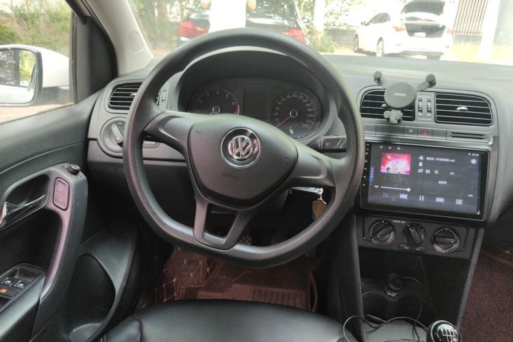 Used Volkswagen Polo 2016 1.4L Manual Fashion Model Steering Wheel