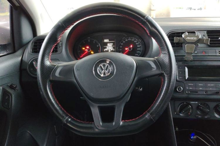 Used Volkswagen Polo 2016 1.4L Manual Fashion Model Steering Wheel