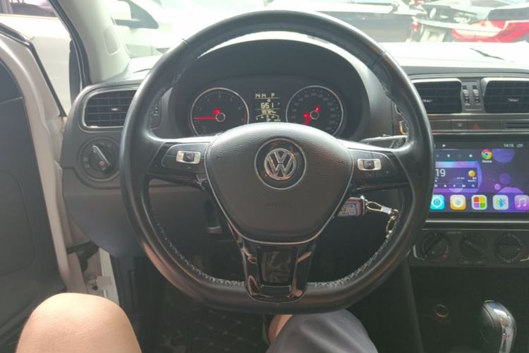 Used Volkswagen Polo 2016 1.6L Automatic Comfort Model Steering Wheel