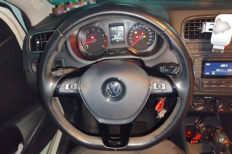 Used Volkswagen Polo 2016 1.6L Automatic Comfort Model Steering Wheel