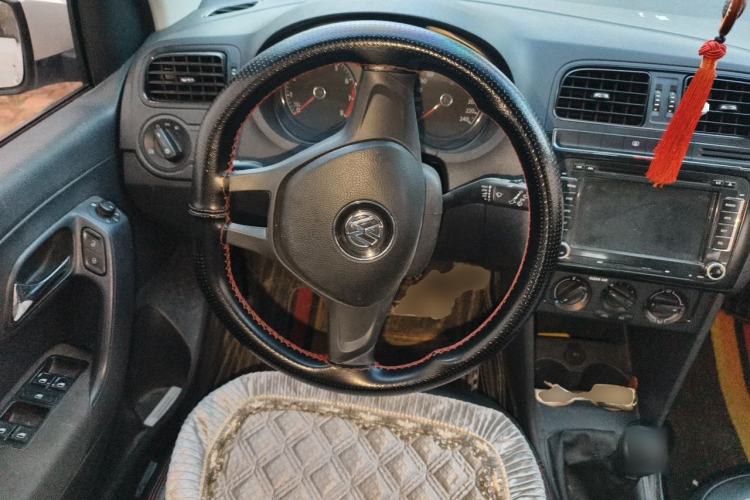 Used Volkswagen Polo 2016 1.4L Manual Fashion Model Steering Wheel