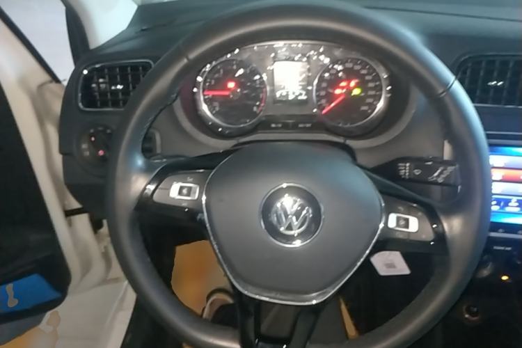 Used Volkswagen Polo 2016 1.6L Automatic Comfort Model Steering Wheel