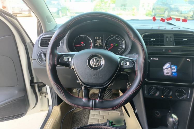 Used Volkswagen Polo 2016 1.6L Automatic Comfort Model Steering Wheel
