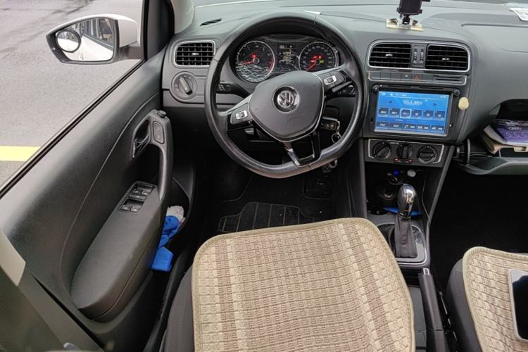 Used Volkswagen Polo 2016 1.6L Automatic Comfort Model Steering Wheel