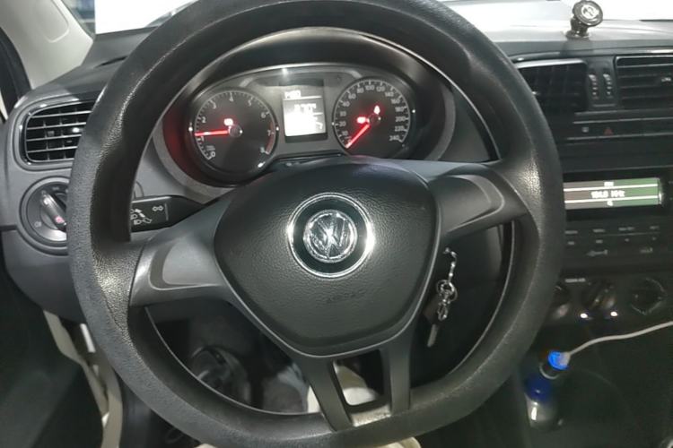 Used Volkswagen Polo 2016 1.4L Manual Fashion Model Steering Wheel