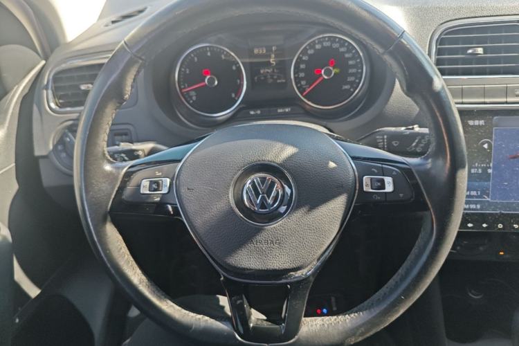Used Volkswagen Polo 2016 1.6L Automatic Comfort Model Steering Wheel