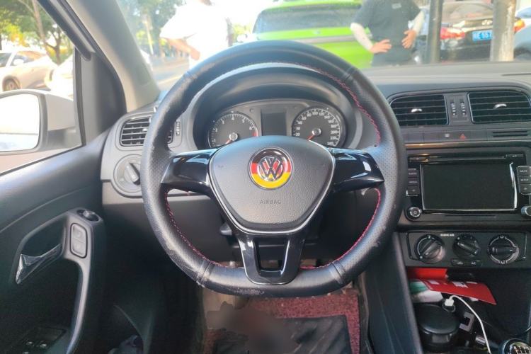 Used Volkswagen Polo 2016 1.4L Manual Fashion Model Steering Wheel