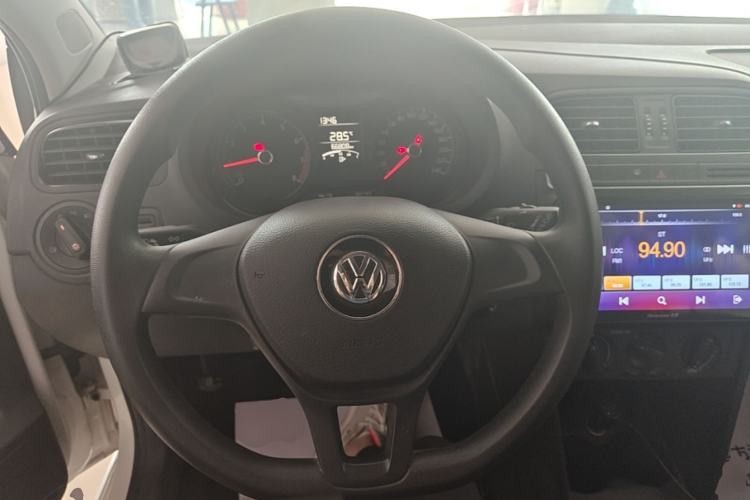 Used Volkswagen Polo 2016 1.4L Manual Fashion Model Steering Wheel