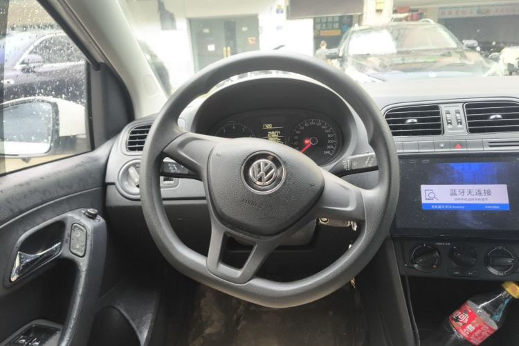 Used Volkswagen Polo 2016 1.4L Manual Fashion Model Steering Wheel