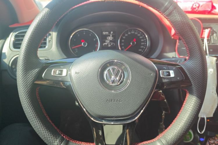 Used Volkswagen Polo 2016 1.6L Automatic Comfort Model Steering Wheel