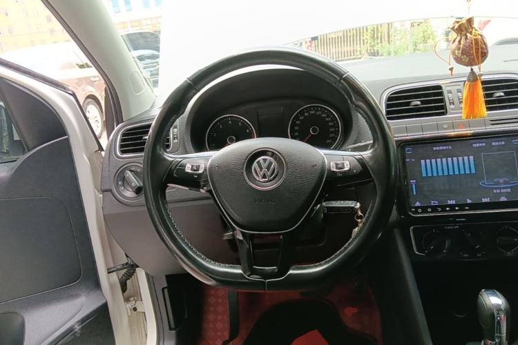 Used Volkswagen Polo 2016 1.6L Automatic Comfort Model Steering Wheel