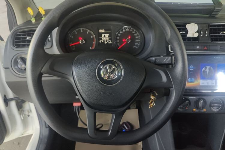 Used Volkswagen Polo 2016 1.4L Manual Fashion Model Steering Wheel