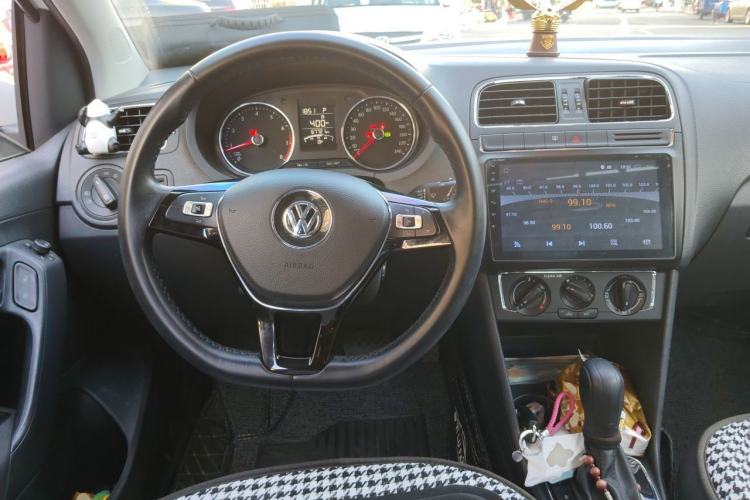 Used Volkswagen Polo 2016 1.6L Automatic Comfort Model Steering Wheel