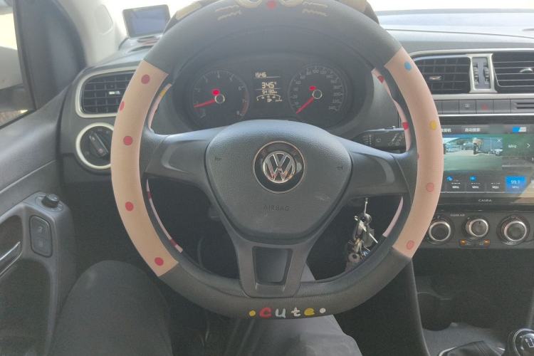 Used Volkswagen Polo 2016 1.4L Manual Fashion Model Steering Wheel