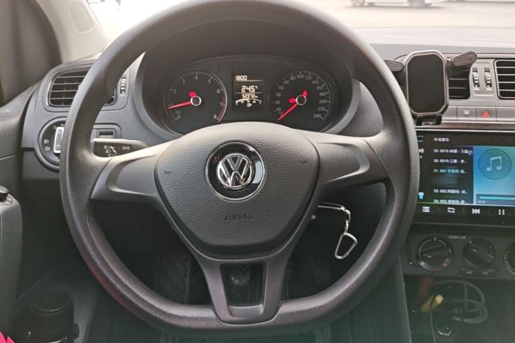 Used Volkswagen Polo 2016 1.4L Manual Fashion Model Steering Wheel