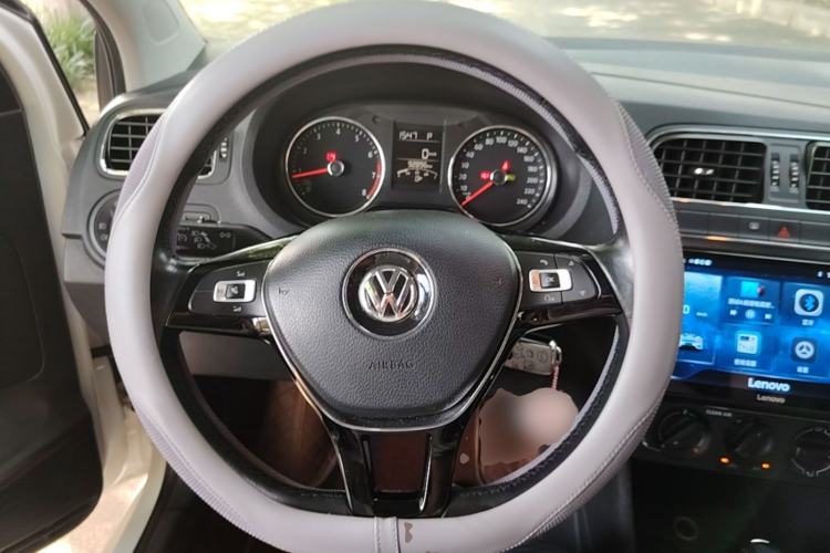 Used Volkswagen Polo 2016 1.6L Automatic Comfort Model Steering Wheel