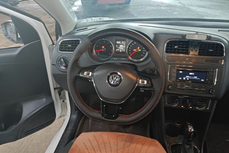 Used Volkswagen Polo 2016 1.6L Automatic Comfort Model Steering Wheel