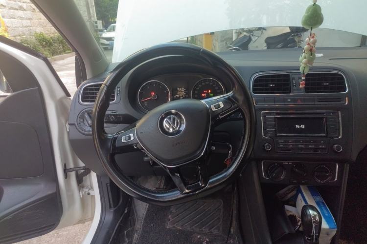 Used Volkswagen Polo 2016 1.6L Automatic Comfort Model Steering Wheel