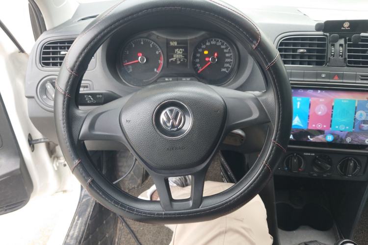 Used Volkswagen Polo 2016 1.4L Manual Fashion Model Steering Wheel