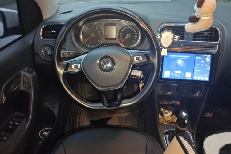 Used Volkswagen Polo 2016 1.6L Automatic Comfort Model Steering Wheel