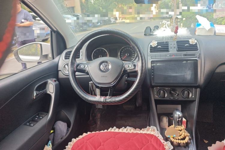 Used Volkswagen Polo 2016 1.6L Automatic Comfort Model Steering Wheel