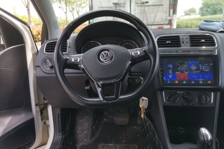 Used Volkswagen Polo 2016 1.6L Automatic Comfort Model Steering Wheel