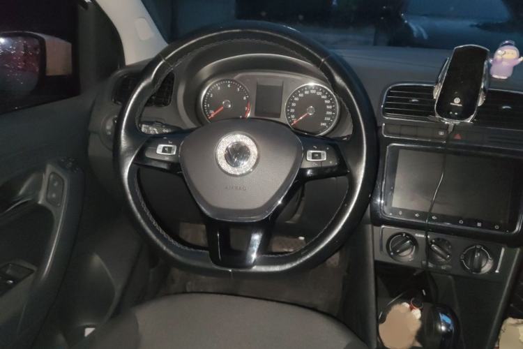 Used Volkswagen Polo 2016 1.6L Automatic Comfort Model Steering Wheel