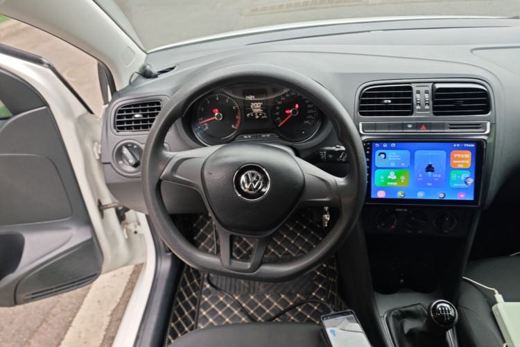 Used Volkswagen Polo 2016 1.4L Manual Fashion Model Steering Wheel