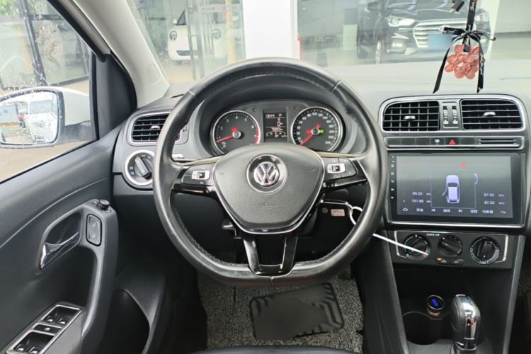 Used Volkswagen Polo 2016 1.6L Automatic Comfort Model Steering Wheel