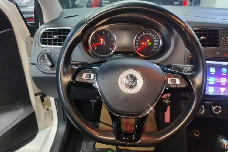 Used Volkswagen Polo 2016 1.6L Automatic Comfort Model Steering Wheel