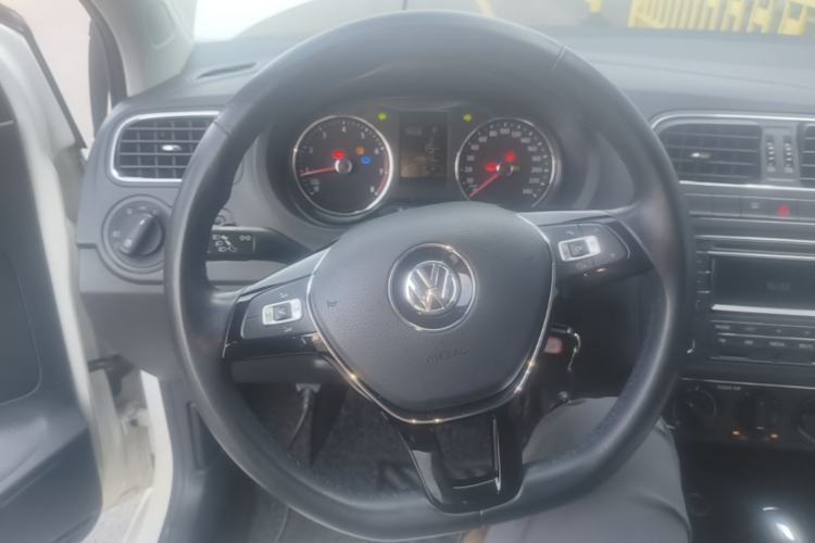 Used Volkswagen Polo 2016 1.6L Automatic Comfort Model Steering Wheel