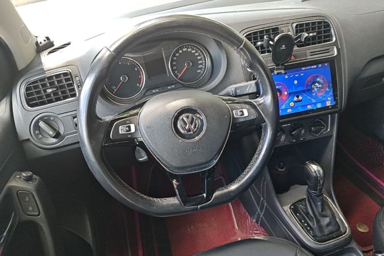 Used Volkswagen Polo 2016 1.6L Automatic Comfort Model Steering Wheel