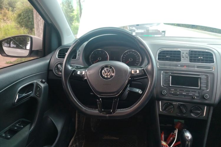 Used Volkswagen Polo 2016 1.6L Automatic Comfort Model Steering Wheel
