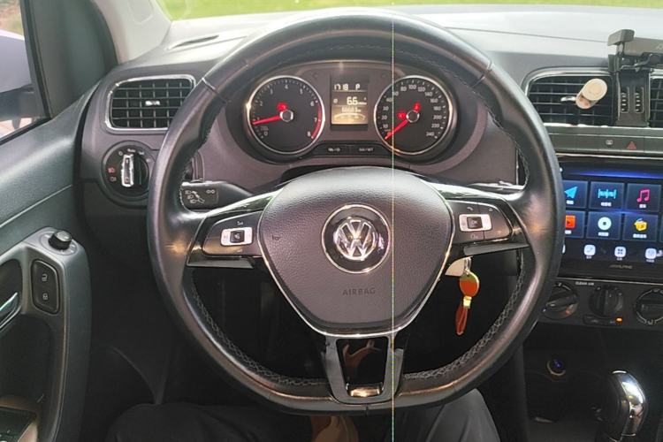 Used Volkswagen Polo 2016 1.6L Automatic Comfort Model Steering Wheel