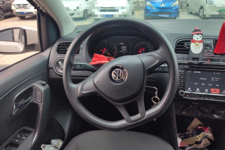 Used Volkswagen Polo 2016 1.4L Manual Fashion Model Steering Wheel