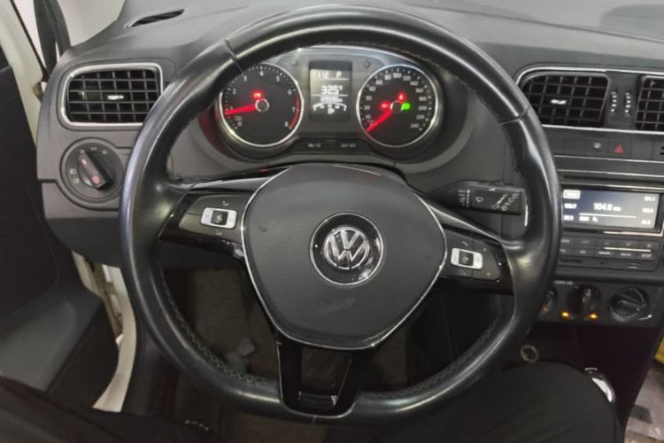 Used Volkswagen Polo 2016 1.6L Automatic Comfort Model Steering Wheel
