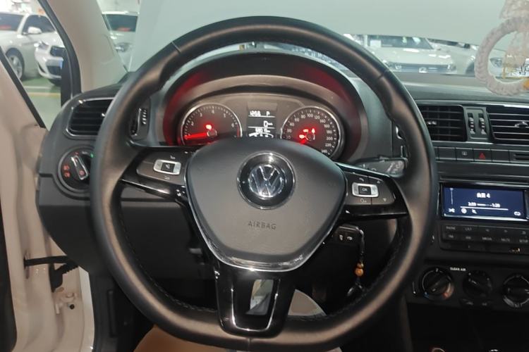 Used Volkswagen Polo 2016 1.6L Automatic Comfort Model Steering Wheel