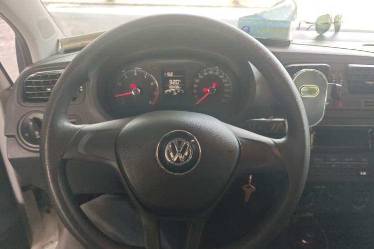 Used Volkswagen Polo 2016 1.4L Manual Fashion Model Steering Wheel